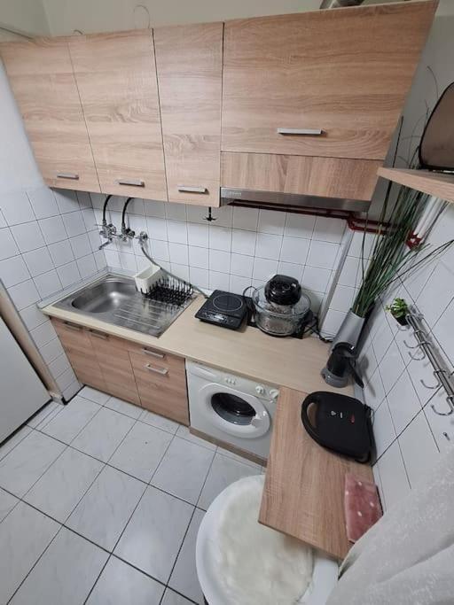 Queen Suites 60M2 塞萨洛尼基 外观 照片
