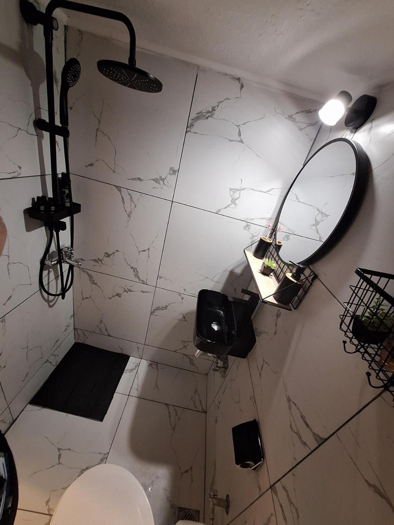 Queen Suites 60M2 塞萨洛尼基 外观 照片
